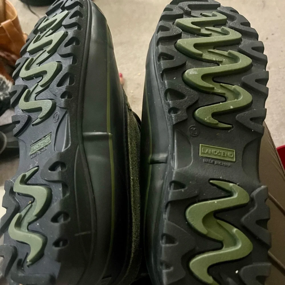 Lands' End Squall Insulated Green and Gray Winter Boots with Faux Fur - Picture 3 of 4